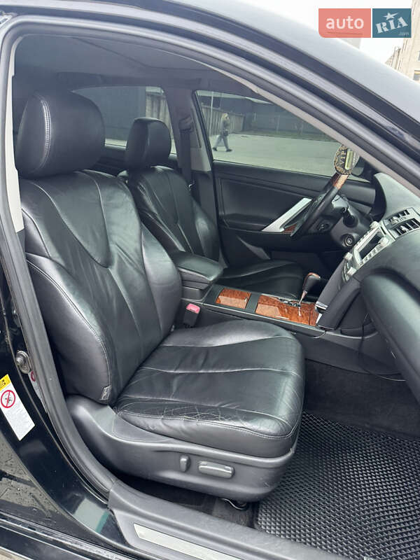 Седан Toyota Camry 2008 в Черкассах