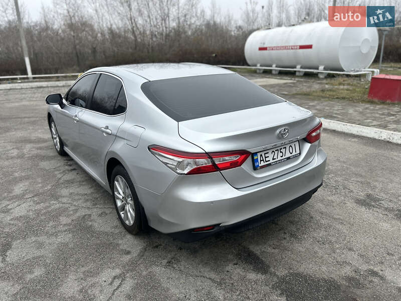 Седан Toyota Camry 2020 в Днепре