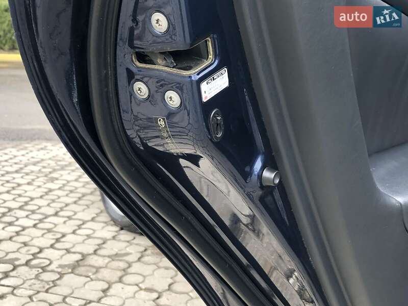 Седан Toyota Camry 2005 в Черновцах