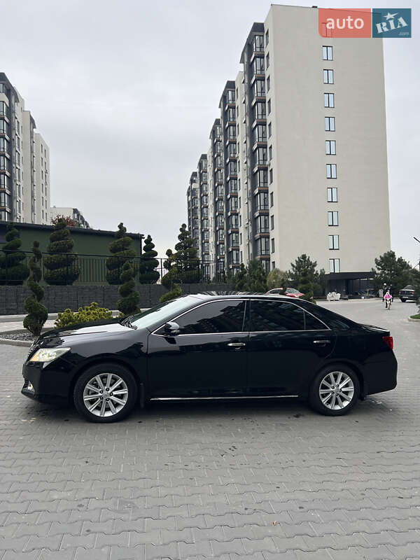 Седан Toyota Camry 2011 в Киеве