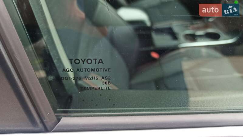 Седан Toyota Camry 2014 в Києві