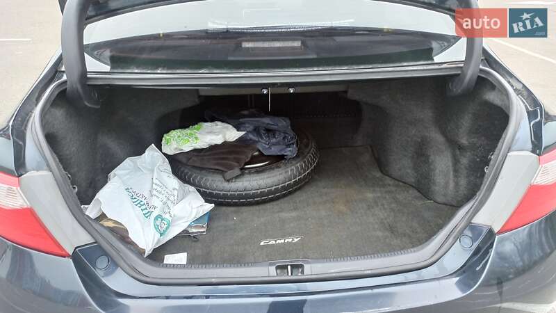 Седан Toyota Camry 2014 в Києві