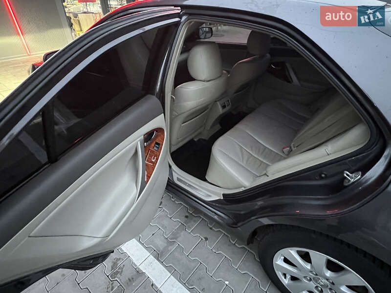 Седан Toyota Camry 2008 в Белогородке