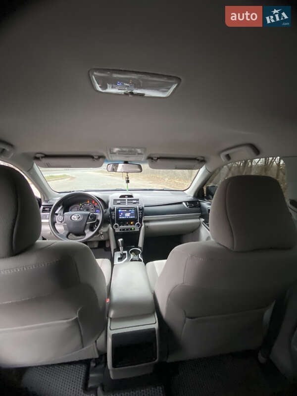 Седан Toyota Camry 2013 в Тернополе