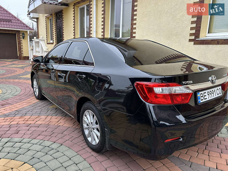 Седан Toyota Camry 2012 в Николаеве