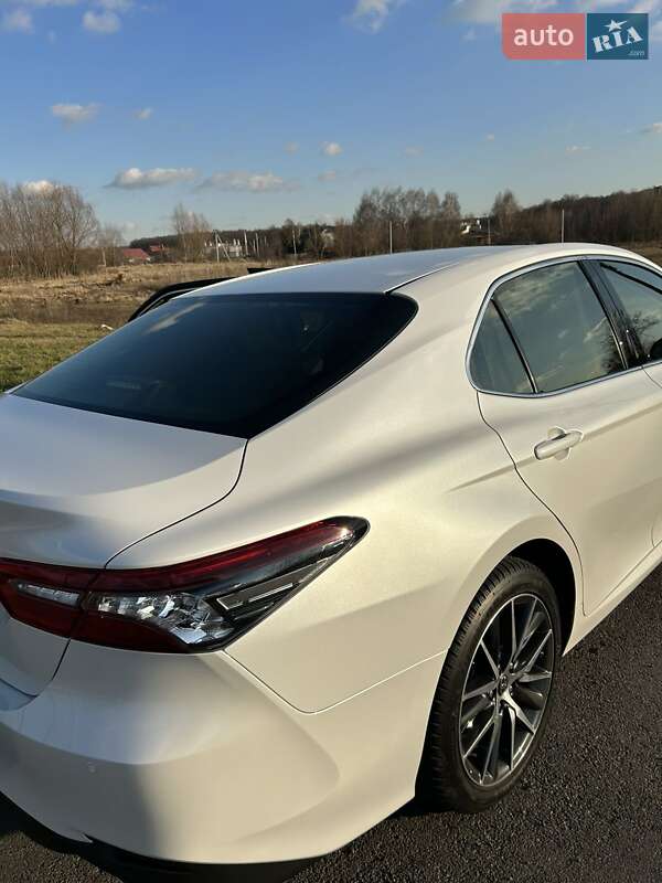 Седан Toyota Camry 2021 в Броварах