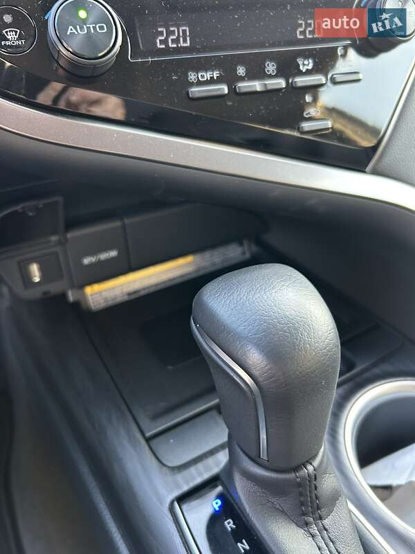 Седан Toyota Camry 2021 в Броварах