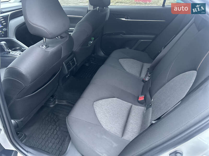 Седан Toyota Camry 2020 в Днепре