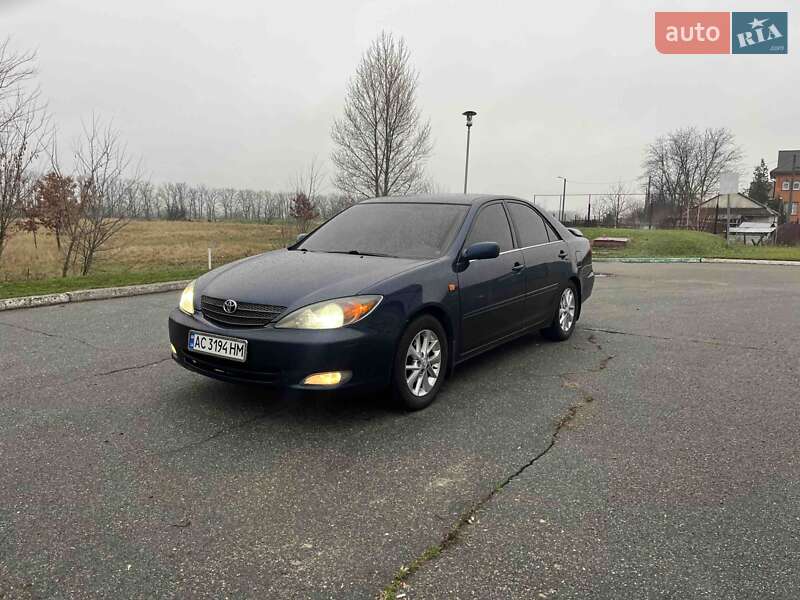 Седан Toyota Camry 2002 в Киеве