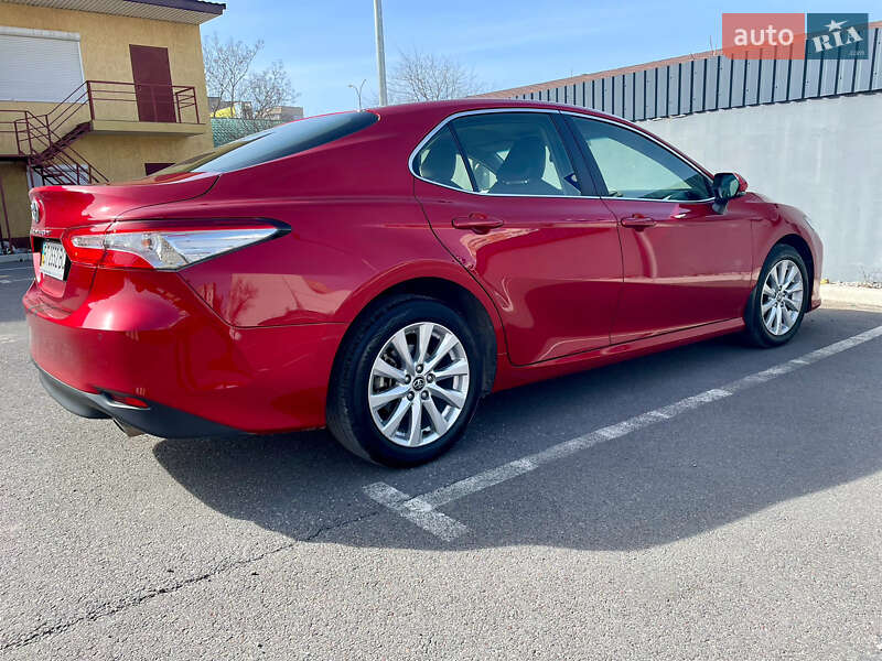Седан Toyota Camry 2018 в Херсоні