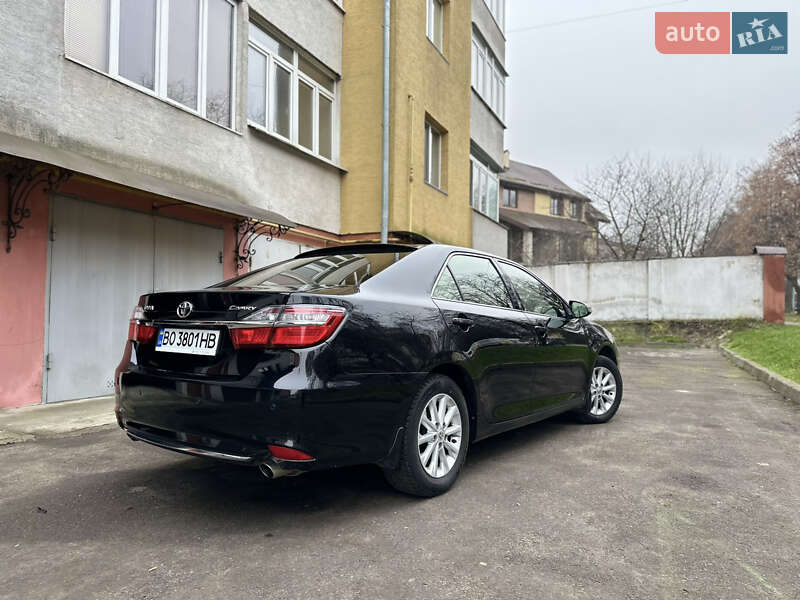 Седан Toyota Camry 2016 в Львове
