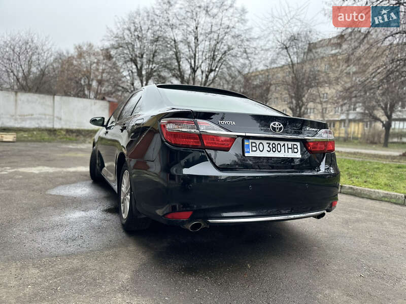 Седан Toyota Camry 2016 в Львове