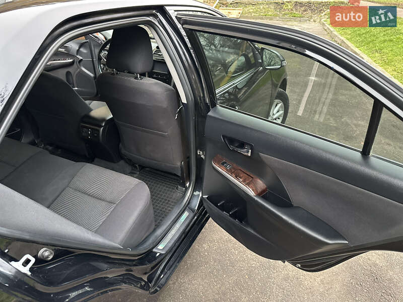 Седан Toyota Camry 2016 в Львове