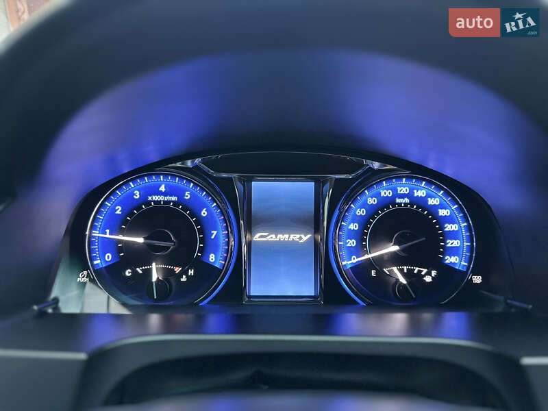 Седан Toyota Camry 2016 в Львове