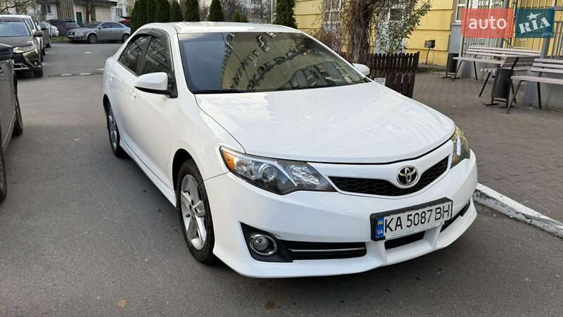 Седан Toyota Camry 2013 в Києві фото 3 Седан Toyota Camry 2013 в Києві