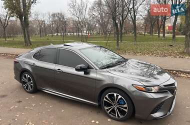 Седан Toyota Camry 2019 в Києві