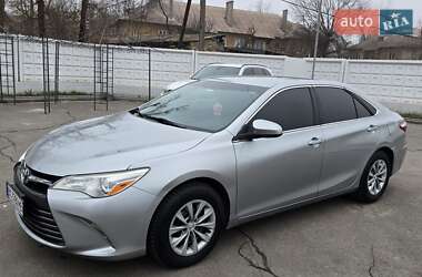 Седан Toyota Camry 2015 в Кривому Розі