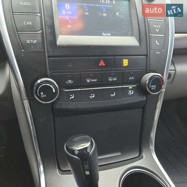 Седан Toyota Camry 2015 в Кривом Роге