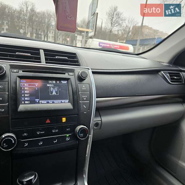 Седан Toyota Camry 2015 в Кривом Роге