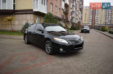 Седан Toyota Camry 2010 в Житомирі
