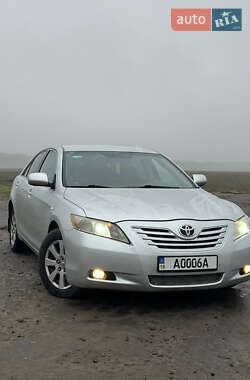 Седан Toyota Camry 2006 в Володимирці