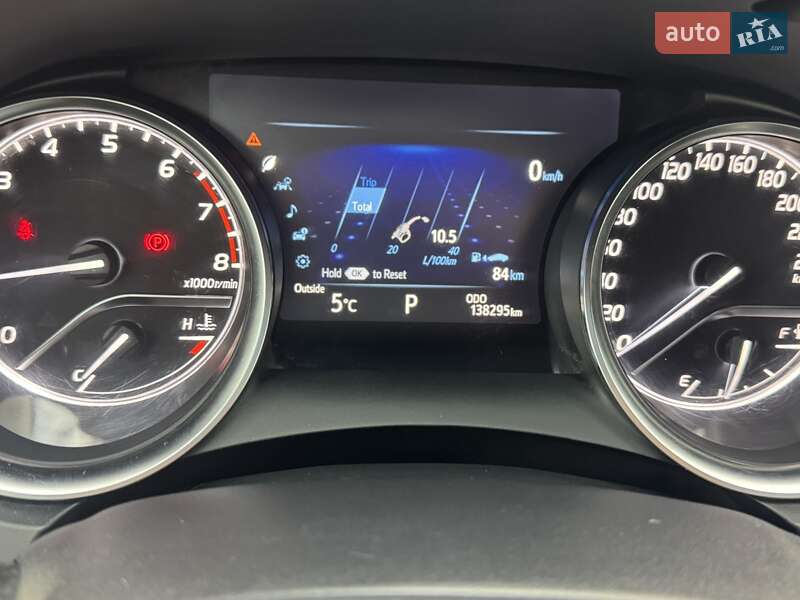 Седан Toyota Camry 2017 в Староконстантинове