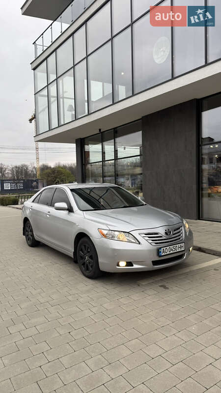 Седан Toyota Camry 2008 в Ужгороді