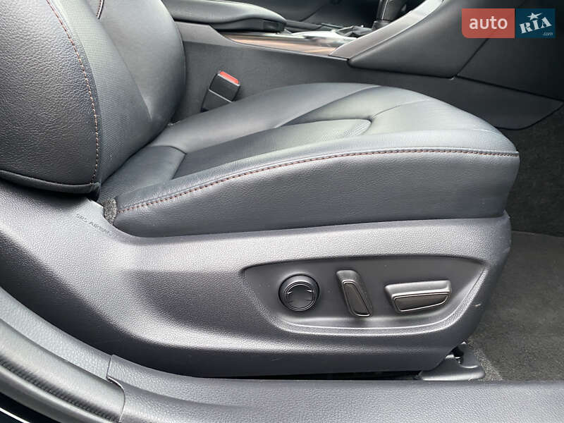 Седан Toyota Camry 2020 в Киеве