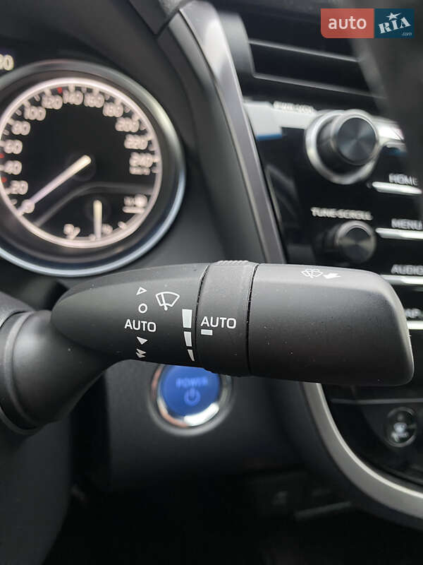 Седан Toyota Camry 2020 в Киеве