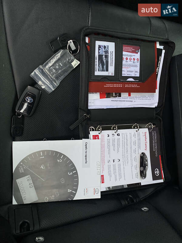 Седан Toyota Camry 2020 в Киеве