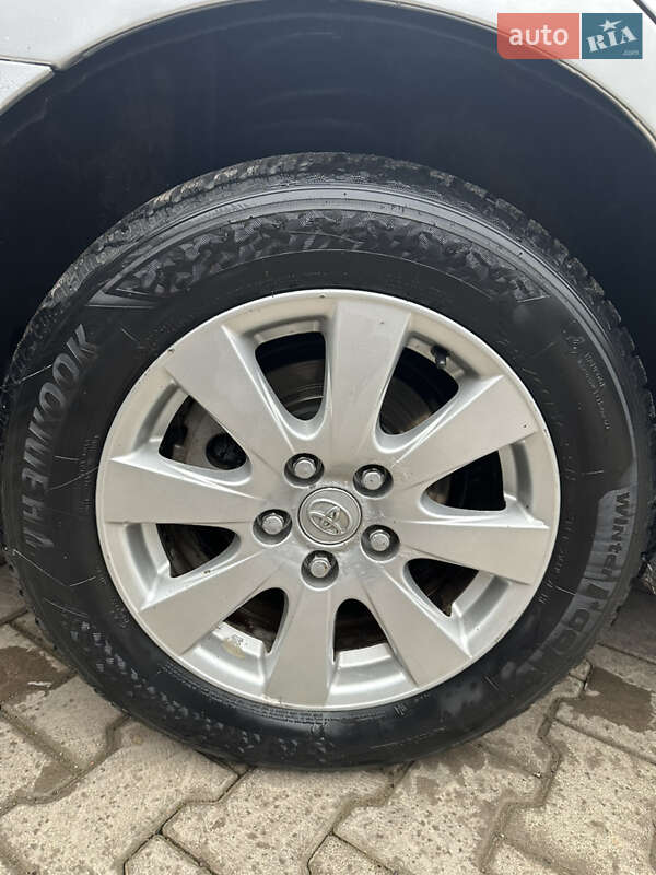 Седан Toyota Camry 2008 в Черновцах