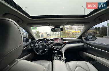 Седан Toyota Camry 2021 в Киеве