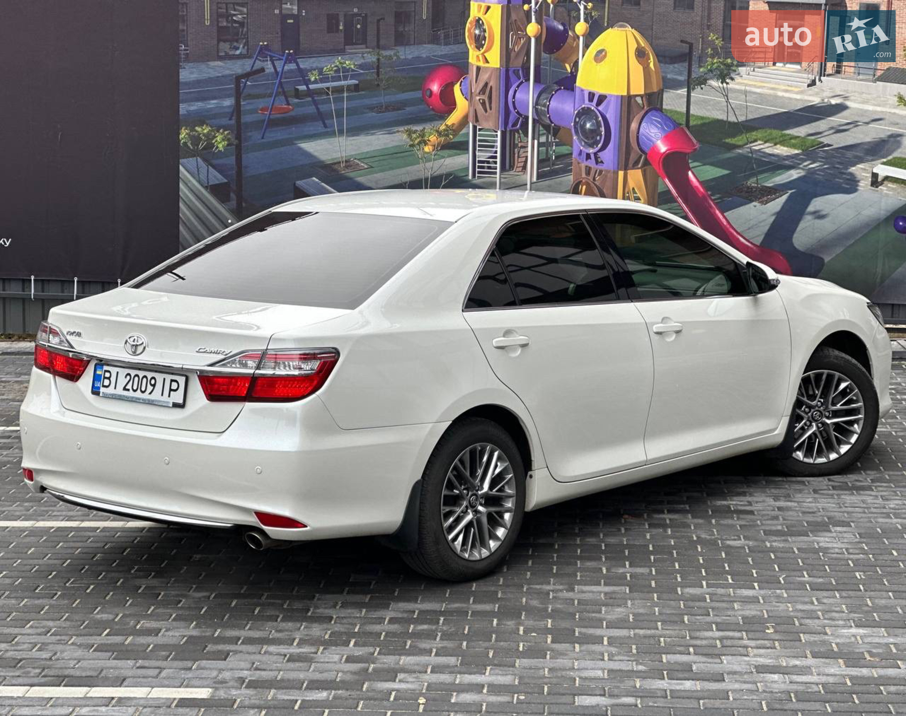 2016 Toyota Camry - мініатюра 18