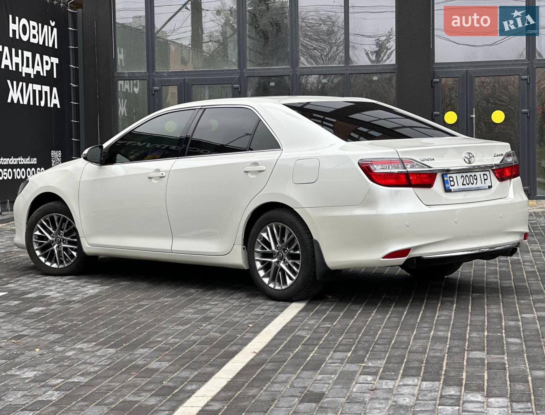 2016 Toyota Camry - мініатюра 20