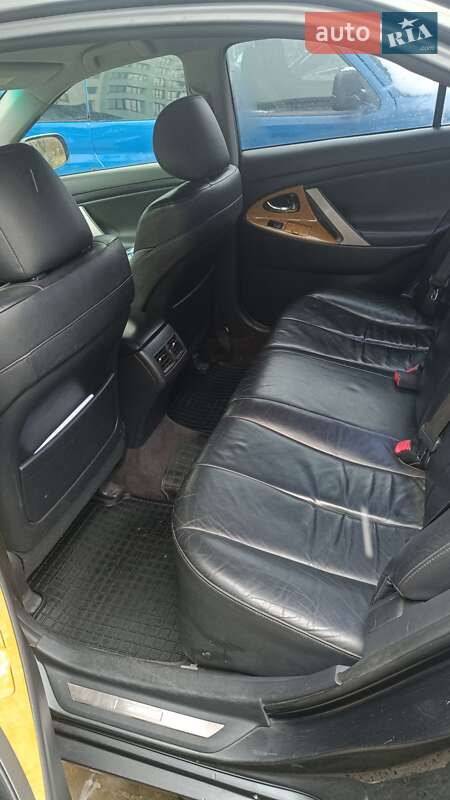 Седан Toyota Camry 2006 в Луцьку