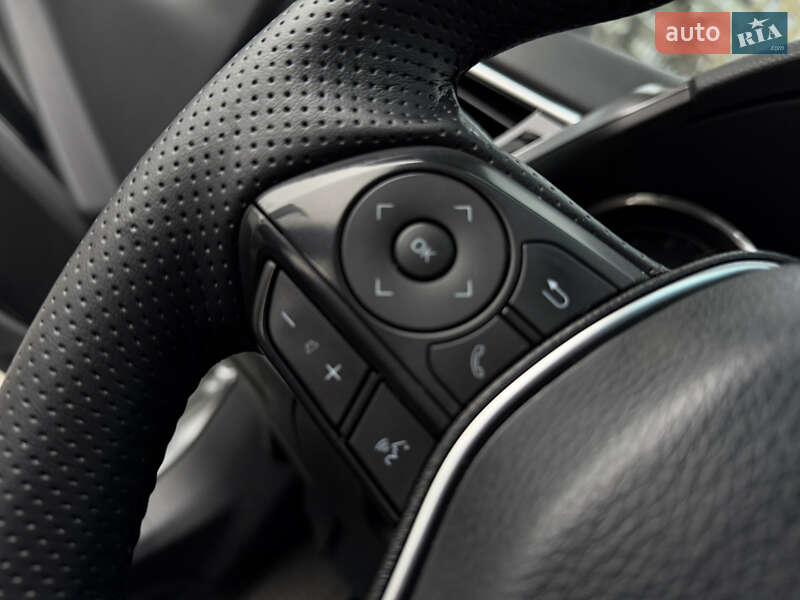 Седан Toyota Camry 2018 в Днепре