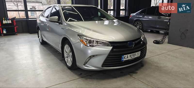 Седан Toyota Camry 2017 в Киеве