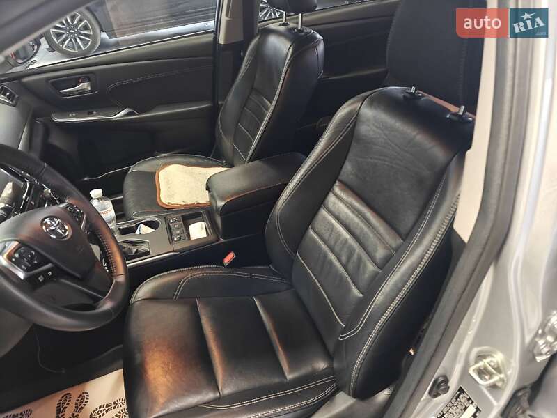 Седан Toyota Camry 2017 в Киеве