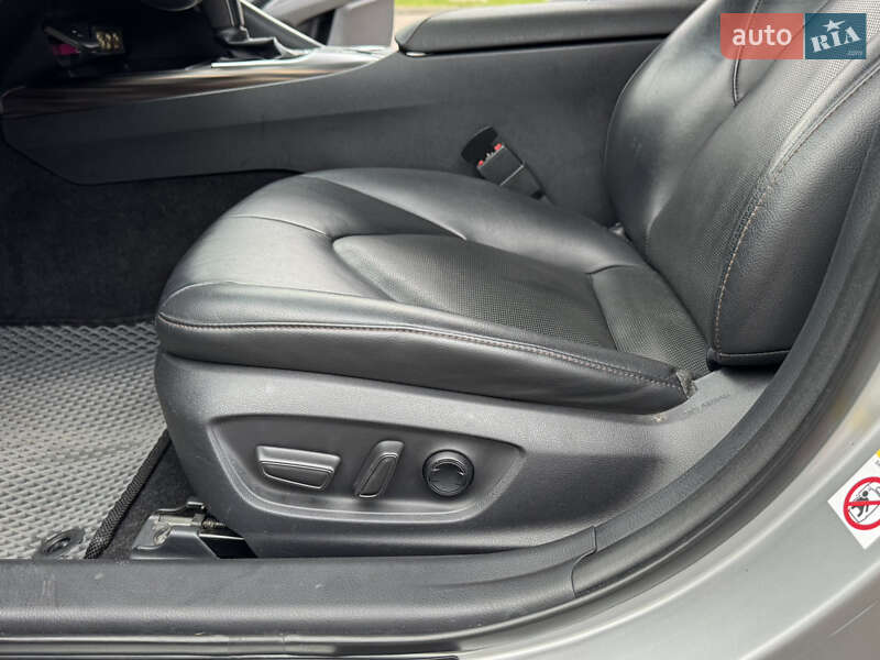 Седан Toyota Camry 2017 в Киеве фото 30 Седан Toyota Camry 2017 в Киеве