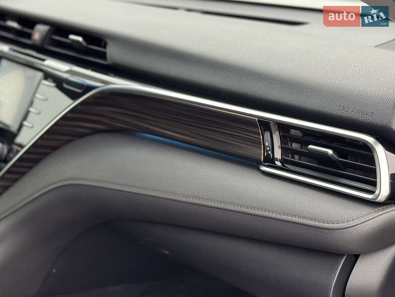 Седан Toyota Camry 2017 в Киеве фото 31 Седан Toyota Camry 2017 в Киеве