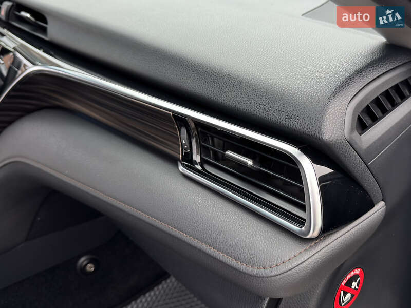 Седан Toyota Camry 2017 в Киеве фото 34 Седан Toyota Camry 2017 в Киеве