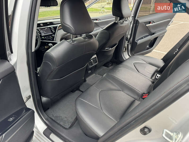 Седан Toyota Camry 2017 в Киеве фото 37 Седан Toyota Camry 2017 в Киеве