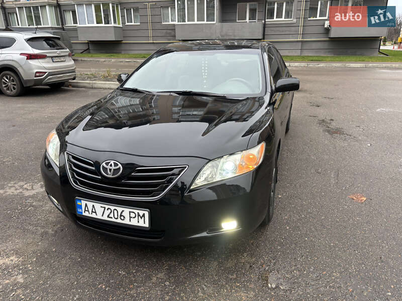 Седан Toyota Camry 2007 в Киеве