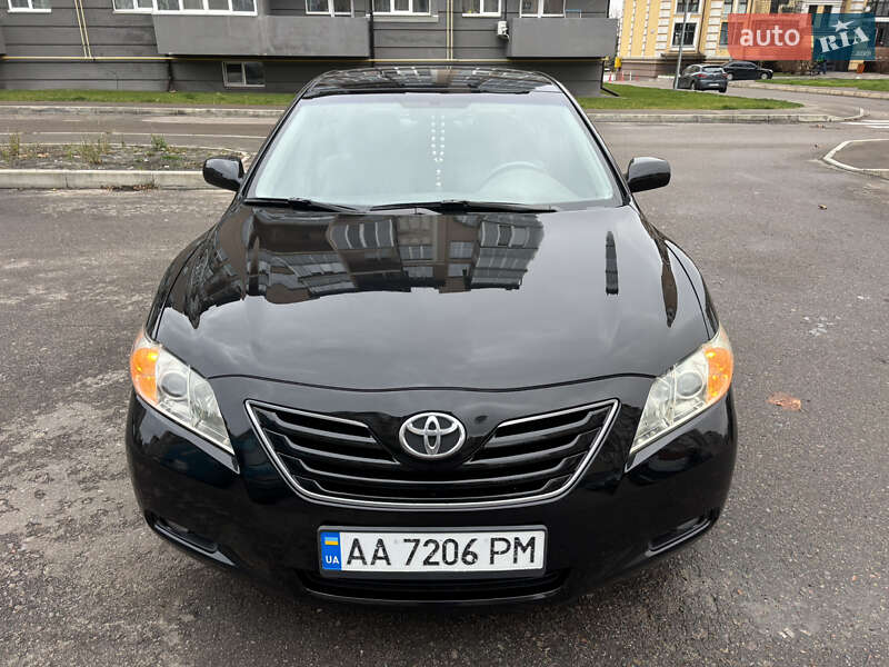 Седан Toyota Camry 2007 в Киеве