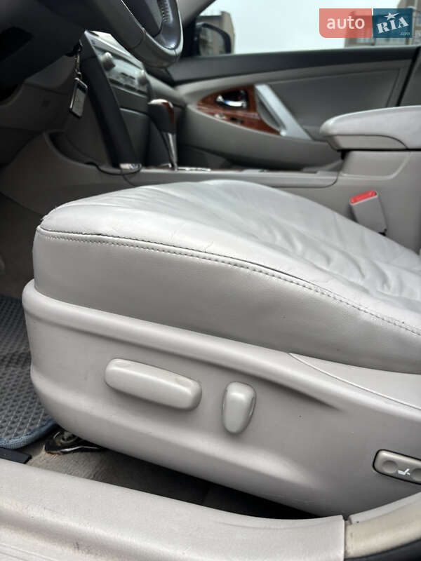 Седан Toyota Camry 2007 в Киеве