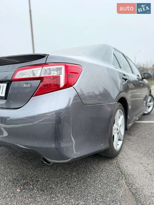 Седан Toyota Camry 2013 в Киеве