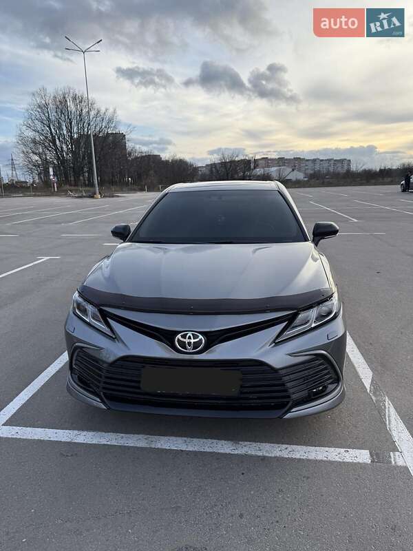 Седан Toyota Camry 2021 в Кропивницком