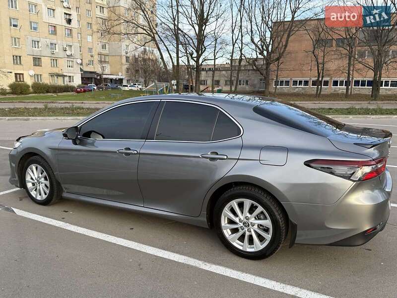 Седан Toyota Camry 2021 в Кропивницком