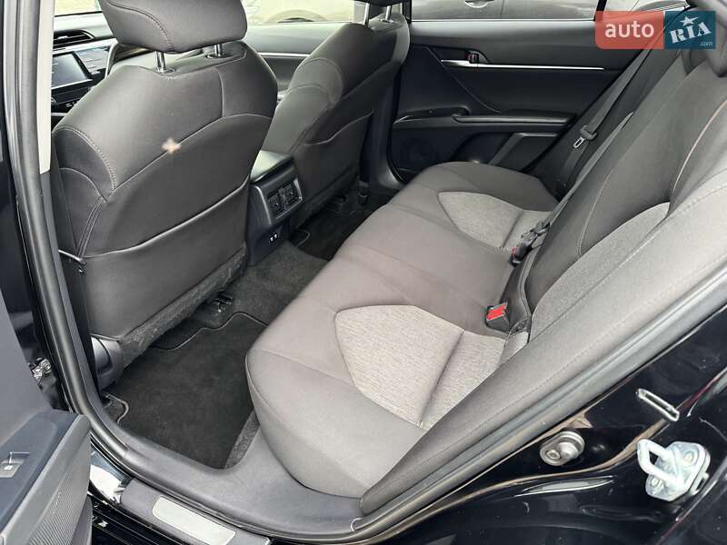 Седан Toyota Camry 2017 в Николаеве