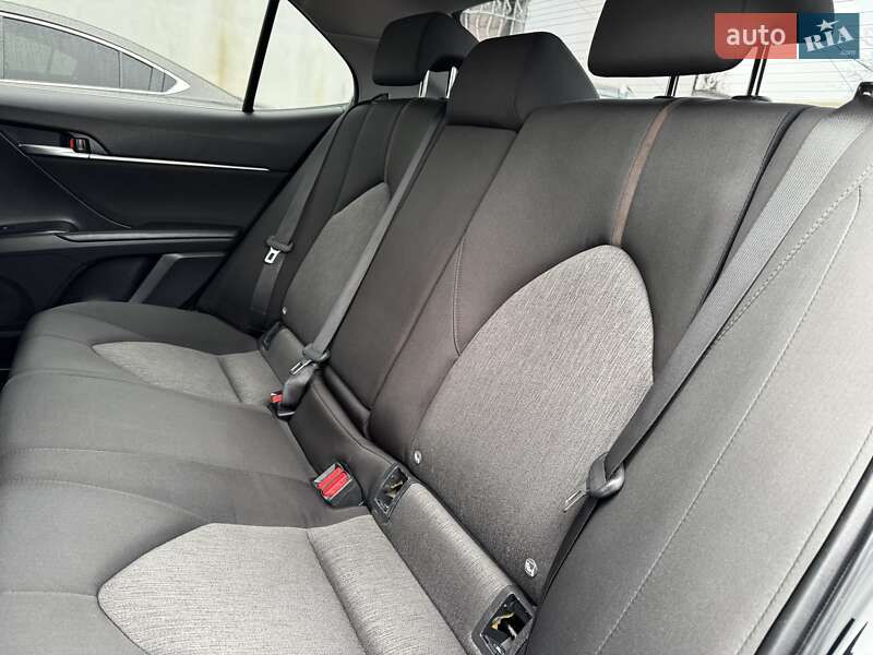 Седан Toyota Camry 2017 в Николаеве